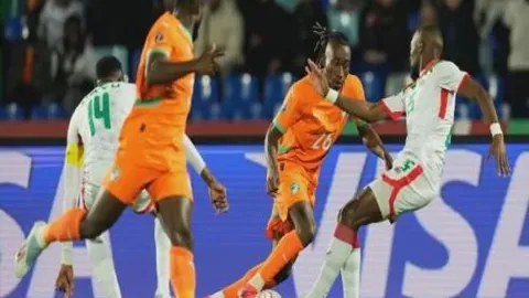 尼克斯强势反弹，能否一击制胜，穿透国王防线？